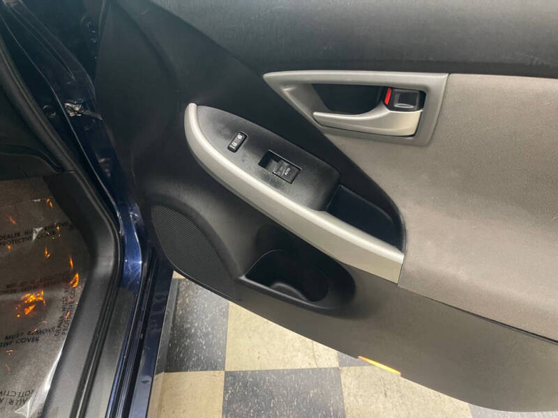 2015 Toyota Prius Three