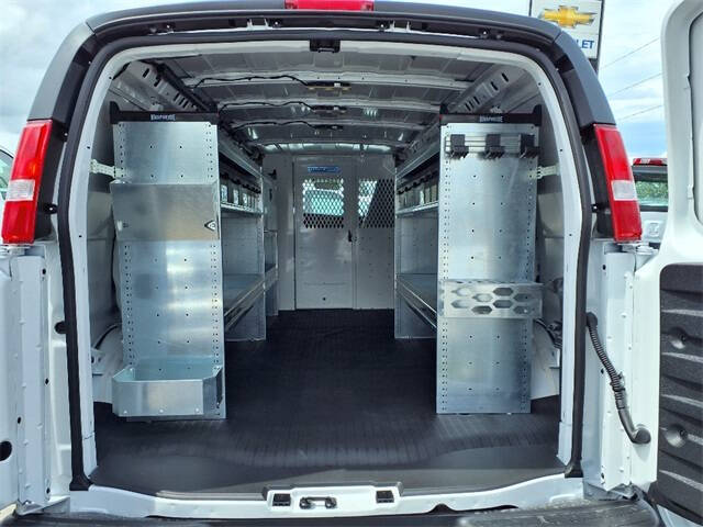 2025 Chevrolet Express 3500