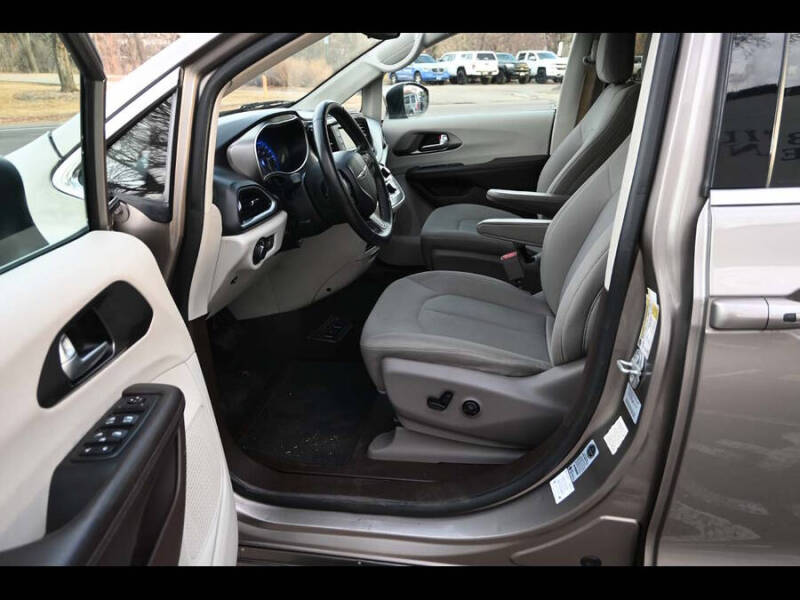 2017 Chrysler Pacifica Touring