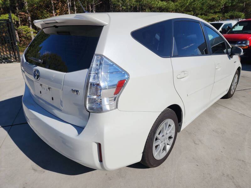 2014 Toyota Prius v Two