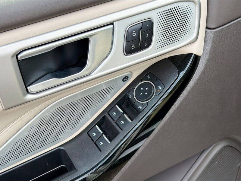 2023 Ford Explorer Platinum