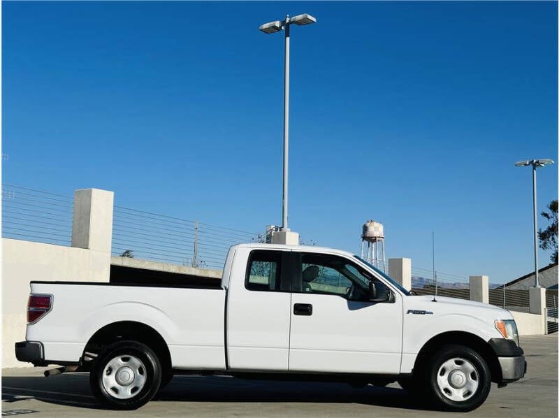 2009 Ford F-150 STX photo 12