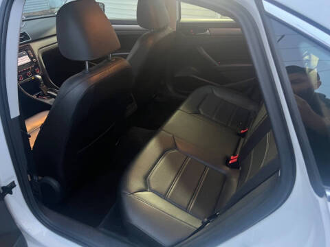 2015 Volkswagen Passat 1.8T Limited Edition