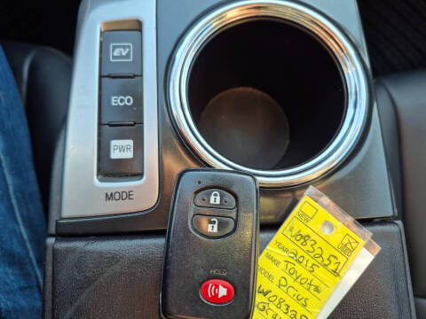 2015 Toyota Prius v Five