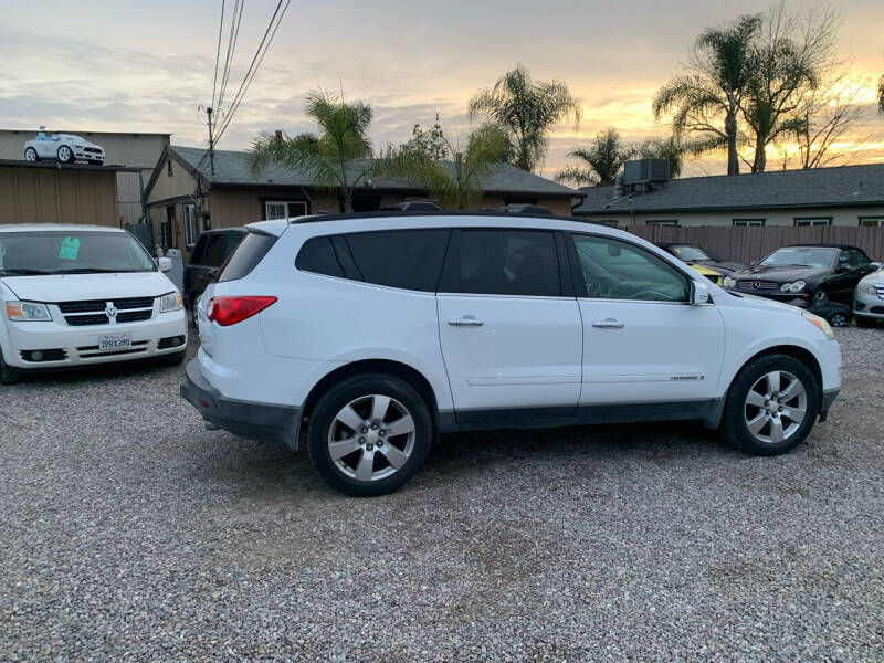 2009 Chevrolet Traverse 2LT photo 5