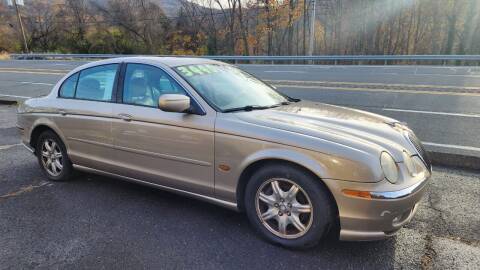 2000 Jaguar S-Type for sale at LION COUNTRY AUTOMOTIVE in Lewistown PA