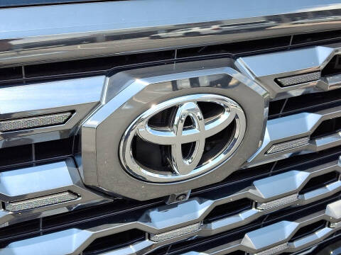 2025 Toyota Tundra Platinum HV