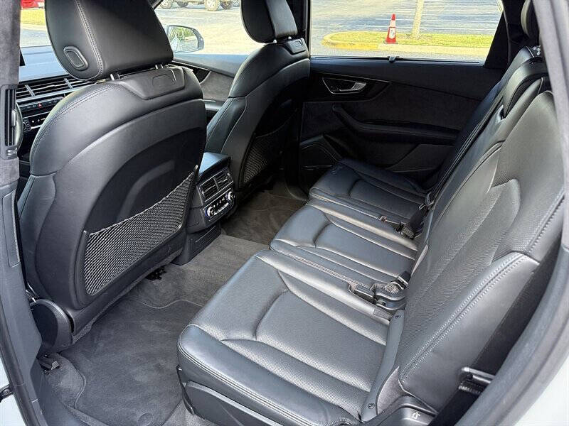 2017 Audi Q7 23
