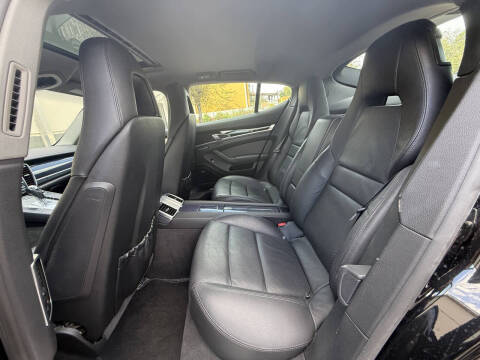 2011 Porsche Panamera 4