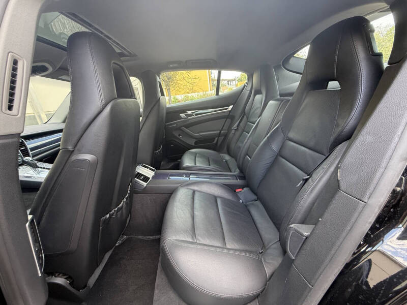 2011 Porsche Panamera 4