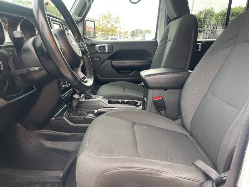 2021 Jeep Gladiator Willys