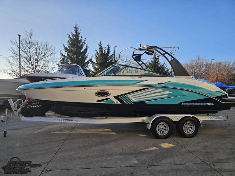 2016 Chaparral 243