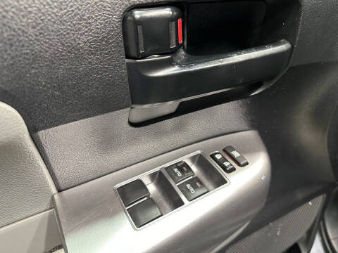 2018 Toyota Sequoia SR5