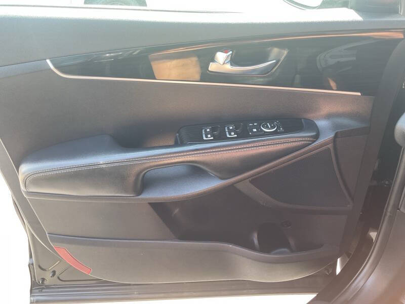 2020 Kia Sorento LX