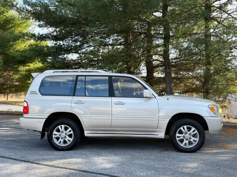 2003 Lexus LX 470 photo 23