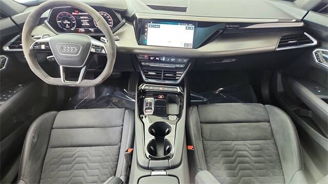 2022 Audi e-tron GT quattro Premium Plus