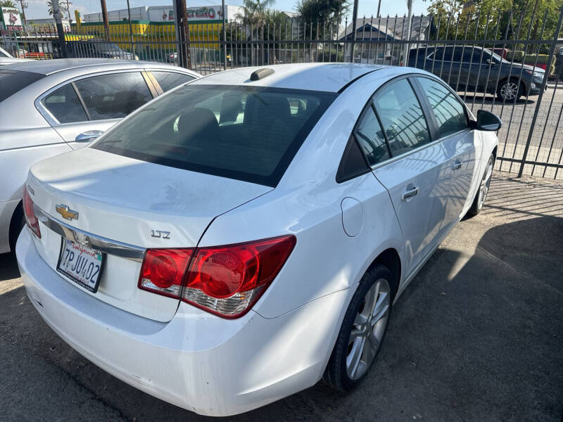 2016 Chevrolet Cruze Limited LTZ photo 4