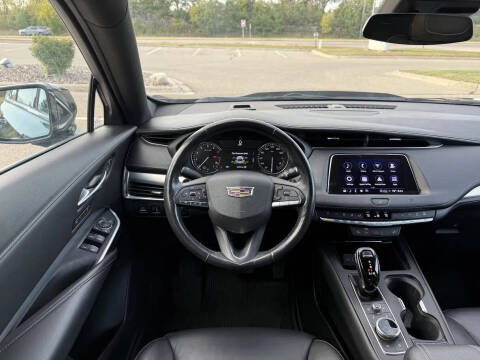 2021 Cadillac XT4 Premium Luxury