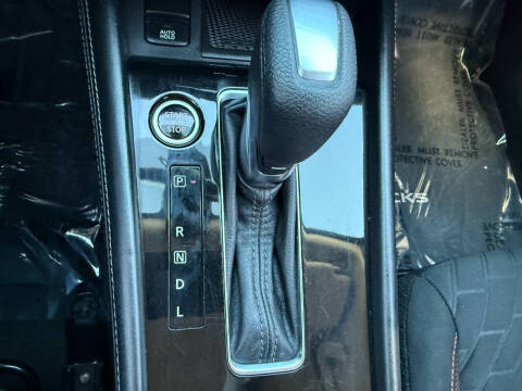 2022 Nissan Kicks SR