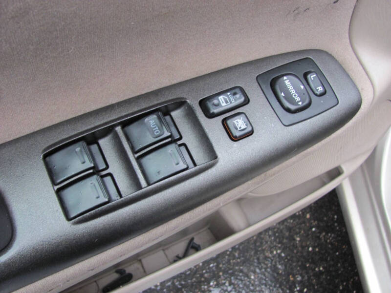 2005 Toyota Camry Standard photo 14