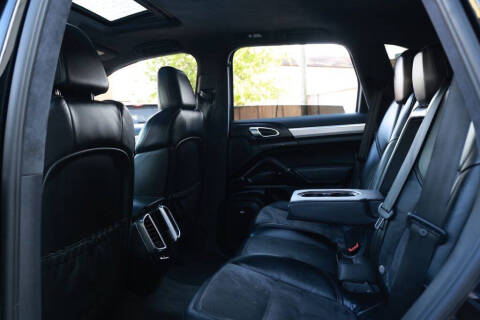 2013 Porsche Cayenne GTS
