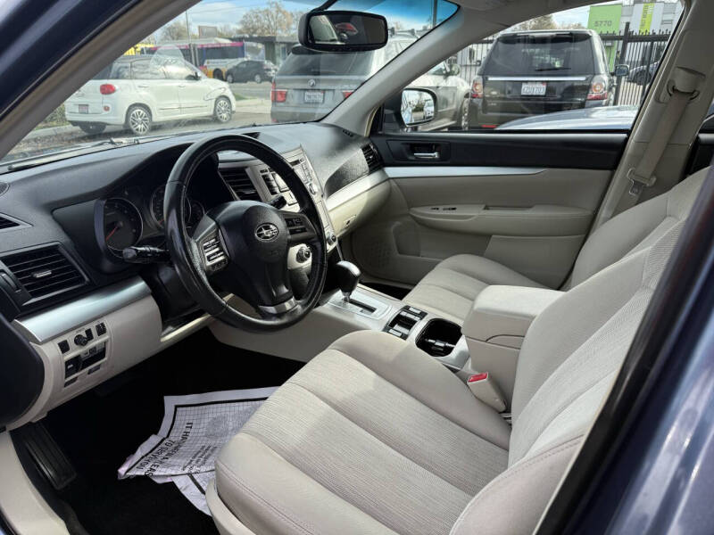 2013 Subaru Outback 2.5i Premium