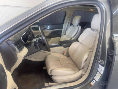 2017 Lincoln Continental Select