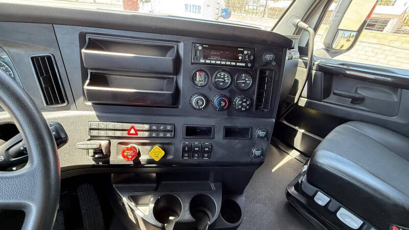 2023 Freightliner Cascadia