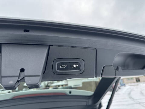 2025 Volvo XC60 B5 Plus Dark Theme