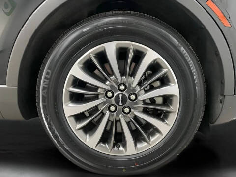 2019 Lincoln Nautilus Select