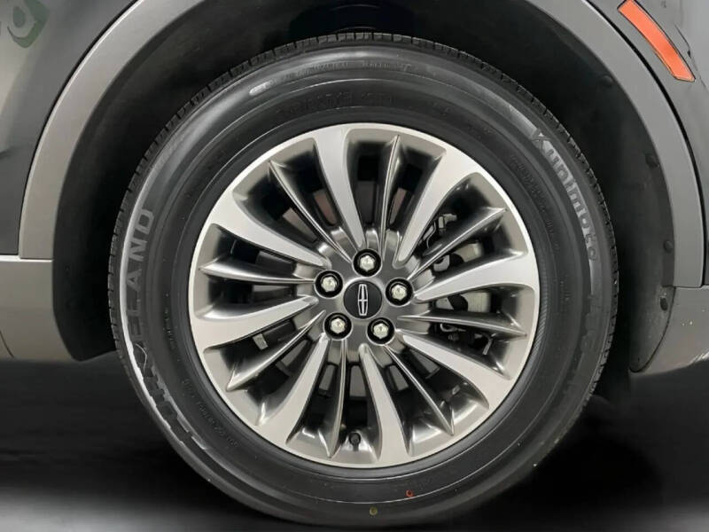 2019 Lincoln Nautilus Select