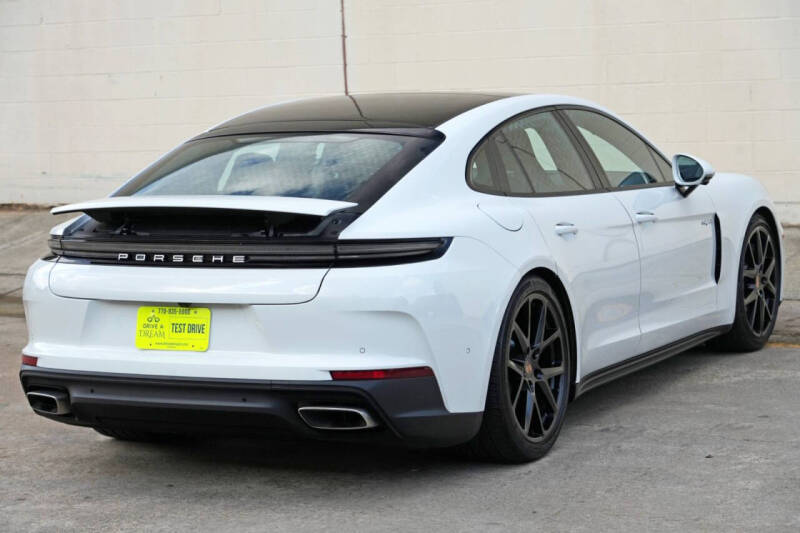 2025 Porsche Panamera 4 E-Hybrid