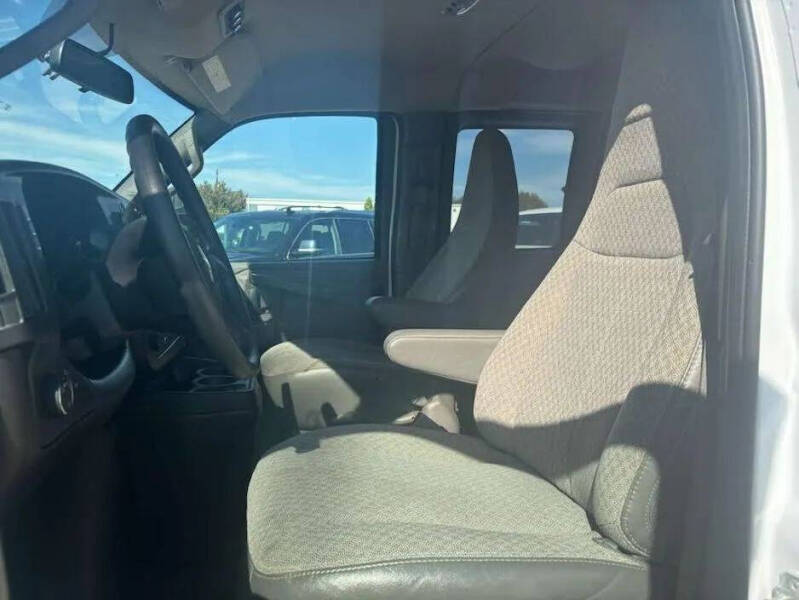 2024 Chevrolet Express LS 3500