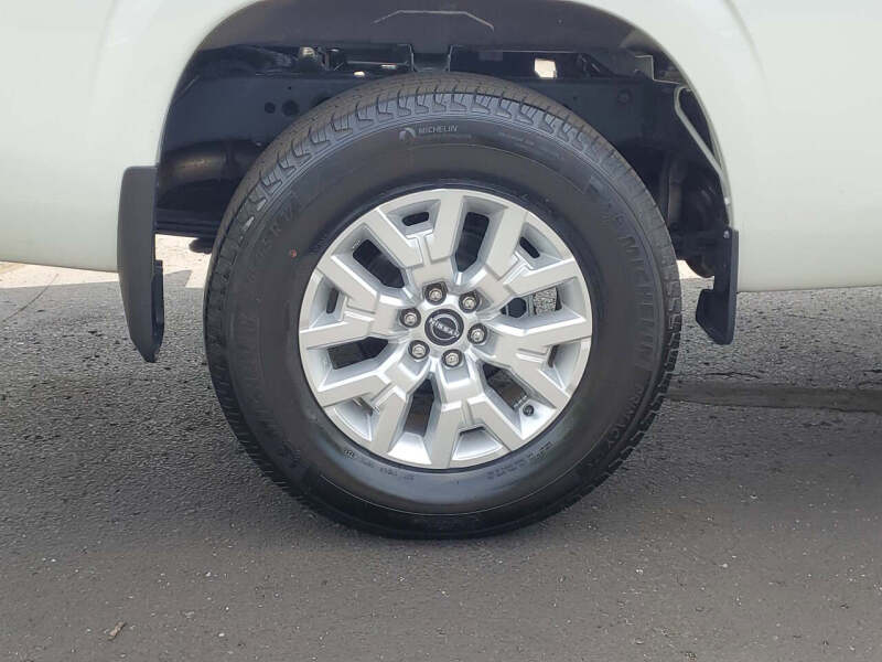 2024 Nissan Frontier SV