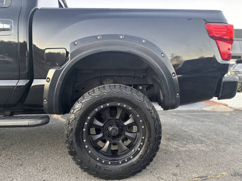 2017 Nissan Titan SL