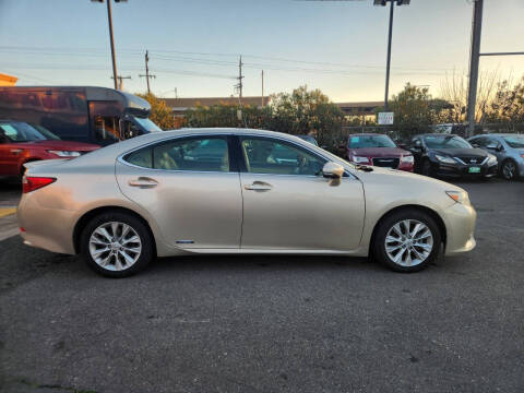 2013 Lexus ES 300h