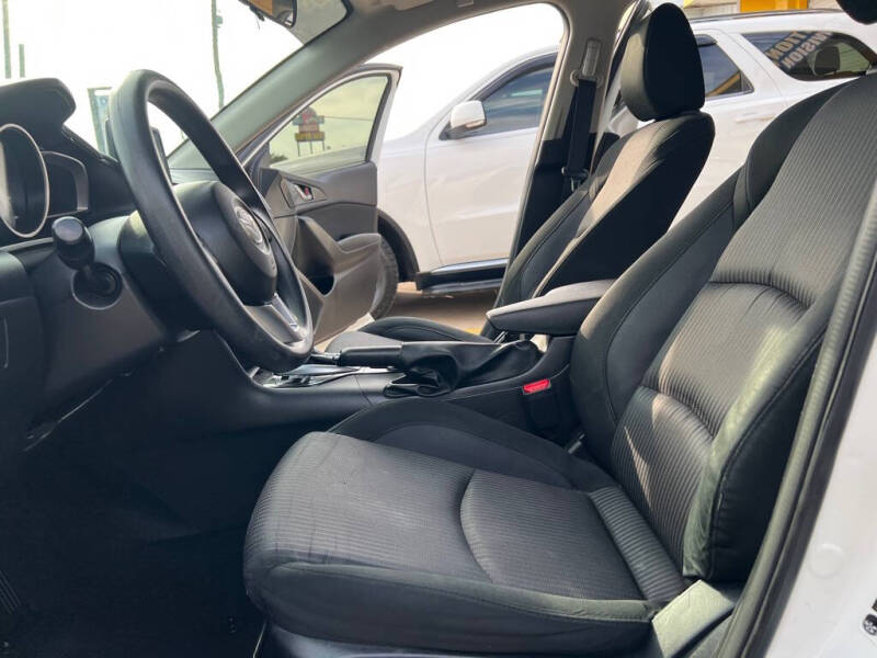 2016 Mazda MAZDA3 i Sport