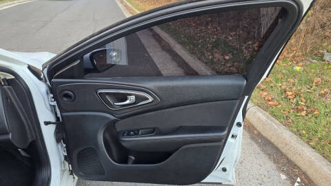 2016 Chrysler 200 Limited