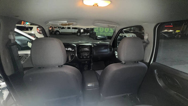 2005 Ford Escape XLS