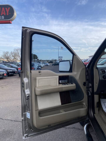 2006 Lincoln Mark LT