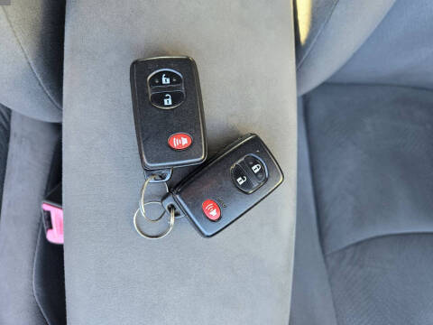 2010 Toyota Prius III