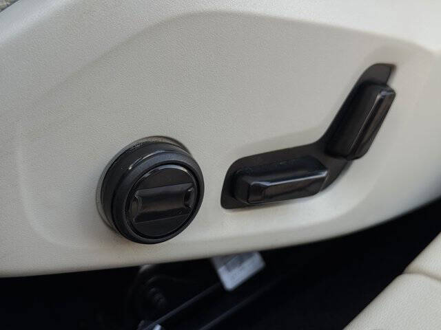 2022 Volvo S60 B5 Momentum