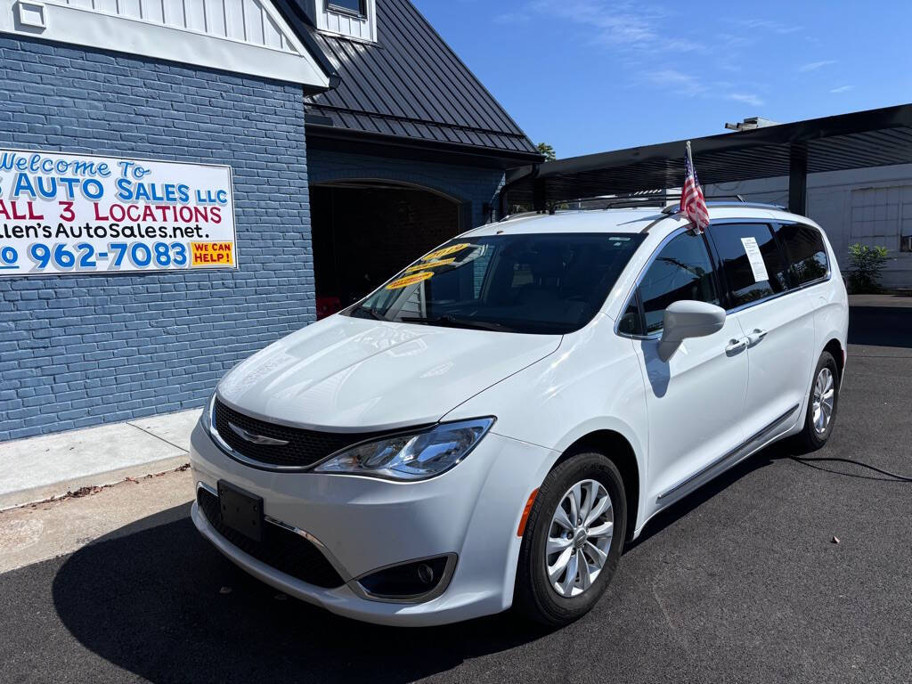 2019 Chrysler Pacifica for sale at Michael Johnson @ Allens Auto Sales Hopkinsville in Hopkinsville, KY