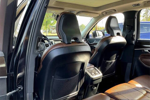 2019 Volvo XC90 T6 Momentum