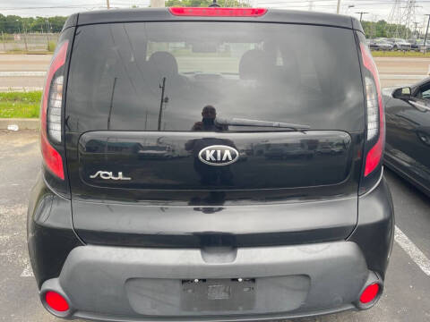 2015 Kia Soul +