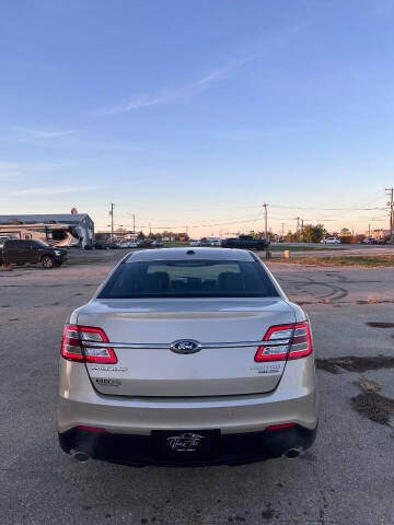2017 Ford Taurus Limited