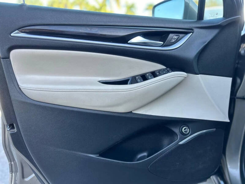 2020 Buick Enclave Essence