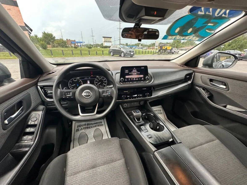 2022 Nissan Rogue SV