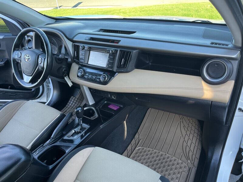 2017 Toyota RAV4 XLE