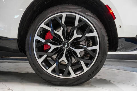 2021 Aston Martin DBX